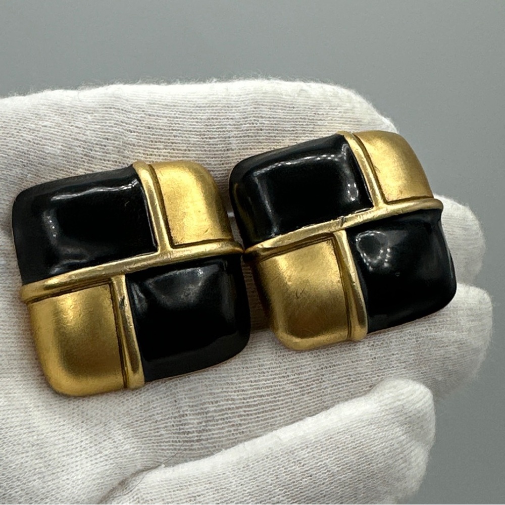 Vintage 1980’s Givenchy enamel earrings clip on‎ #321